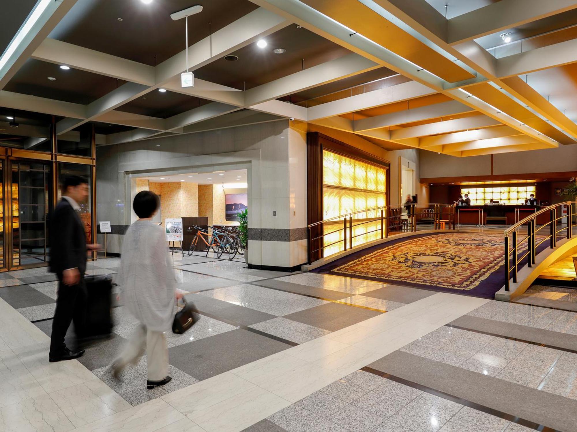 Premier Hotel -Tsubaki- סאפורו מראה חיצוני תמונה The lobby of the hotel